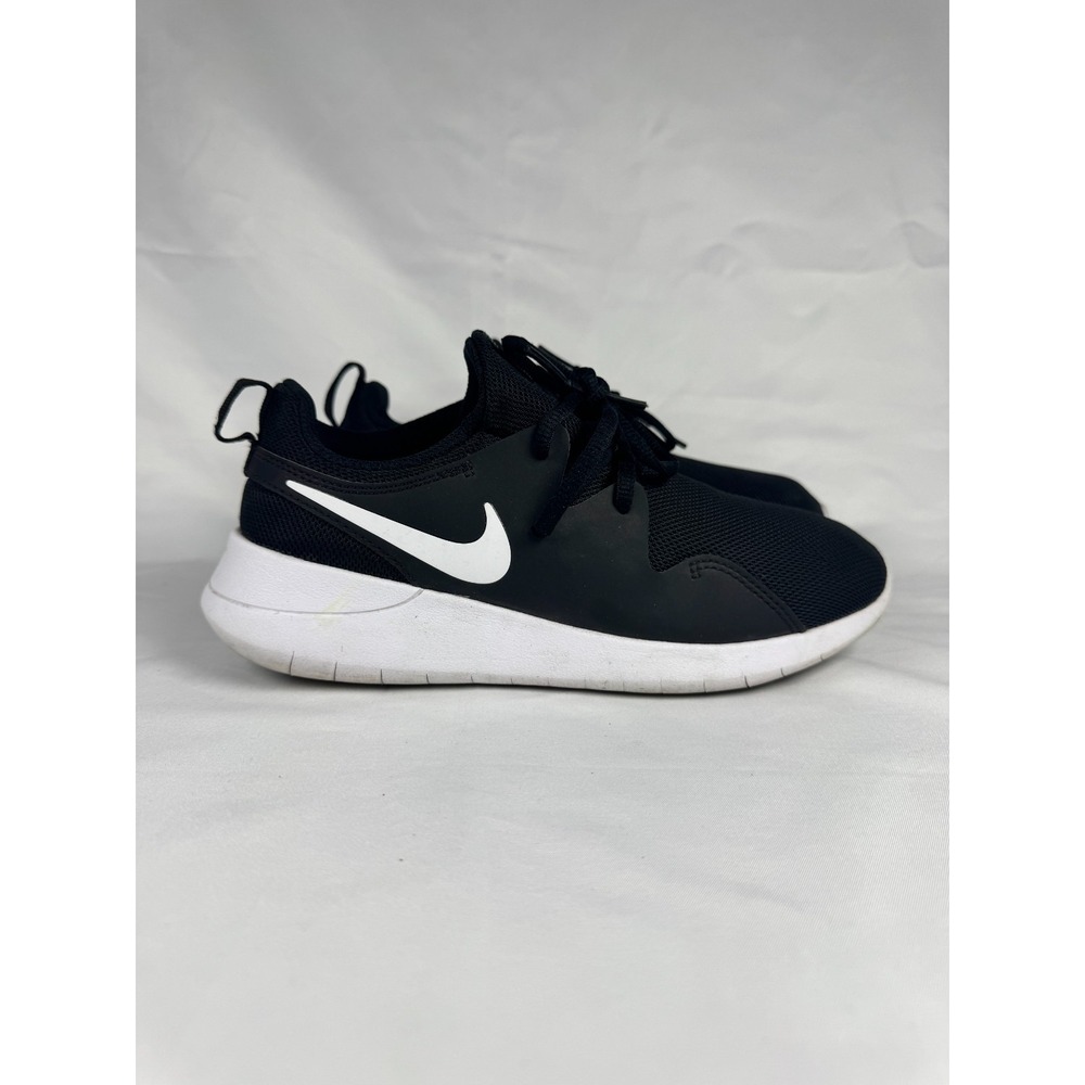 Nike Tessen AH5237-003 Boys US 3 Running Shoes Black White Athletic Sneakers